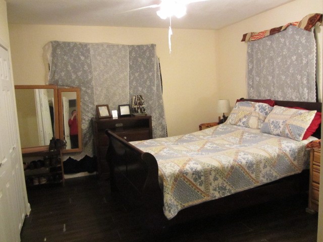 93 Deerfield Road Huntsville, TX 77340 - Photo 4 of 24 Primary bedroom