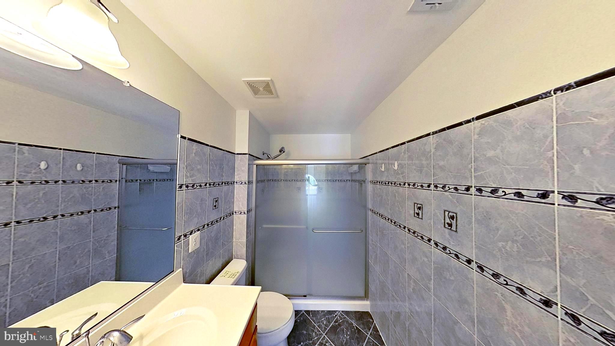 601 Accoton Drive Accokeek, MD 20607 - Photo 45 of 82 Upper Level Hall Full Bath