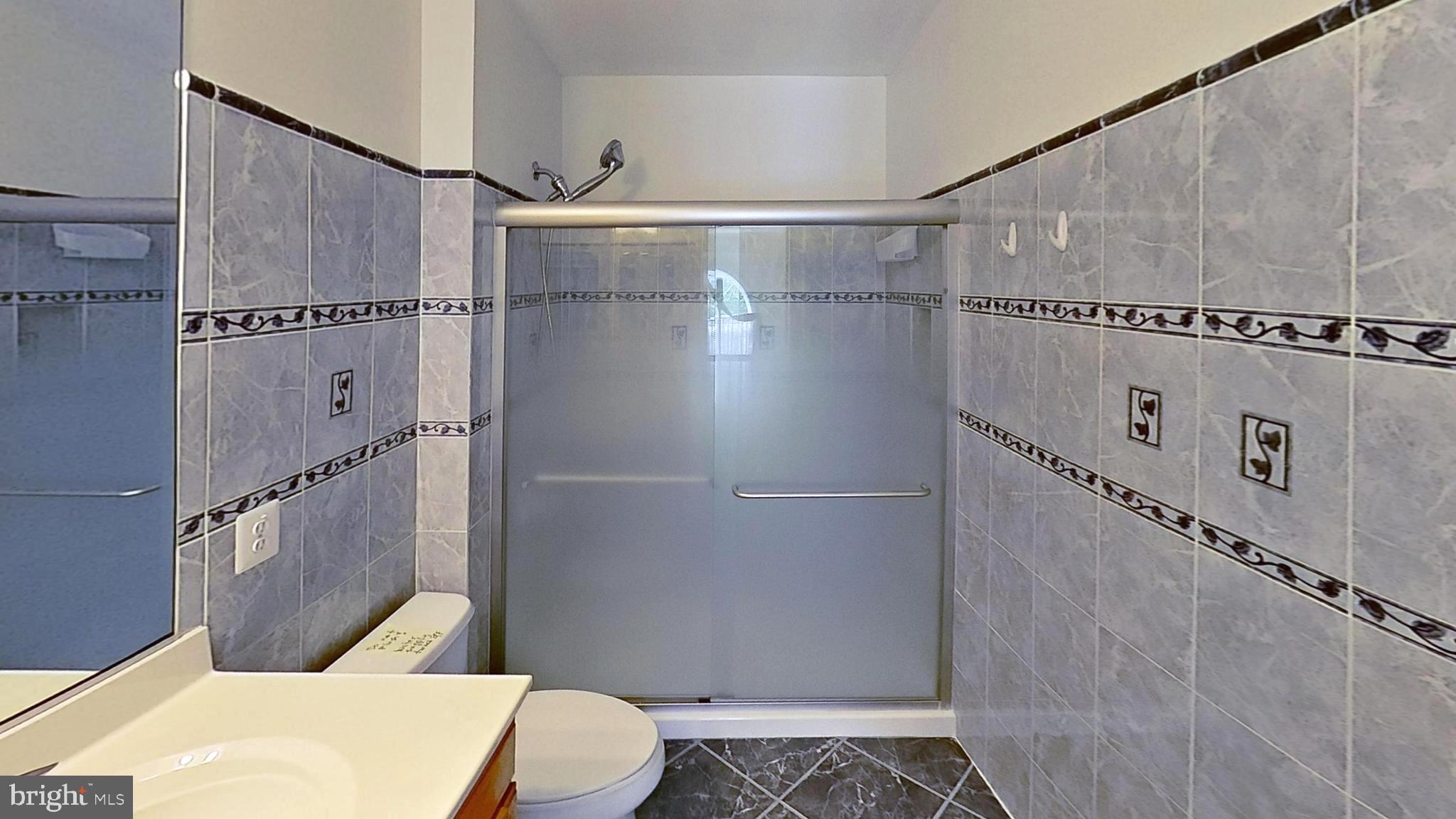 601 Accoton Drive Accokeek, MD 20607 - Photo 46 of 82 Upper Level Hall Full Bath