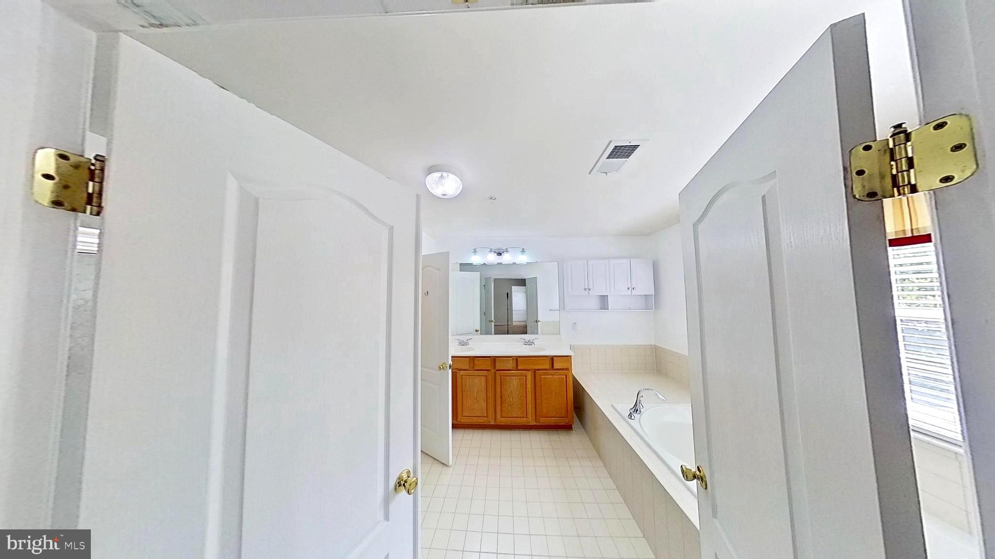 601 Accoton Drive Accokeek, MD 20607 - Photo 53 of 82 Primary Bath