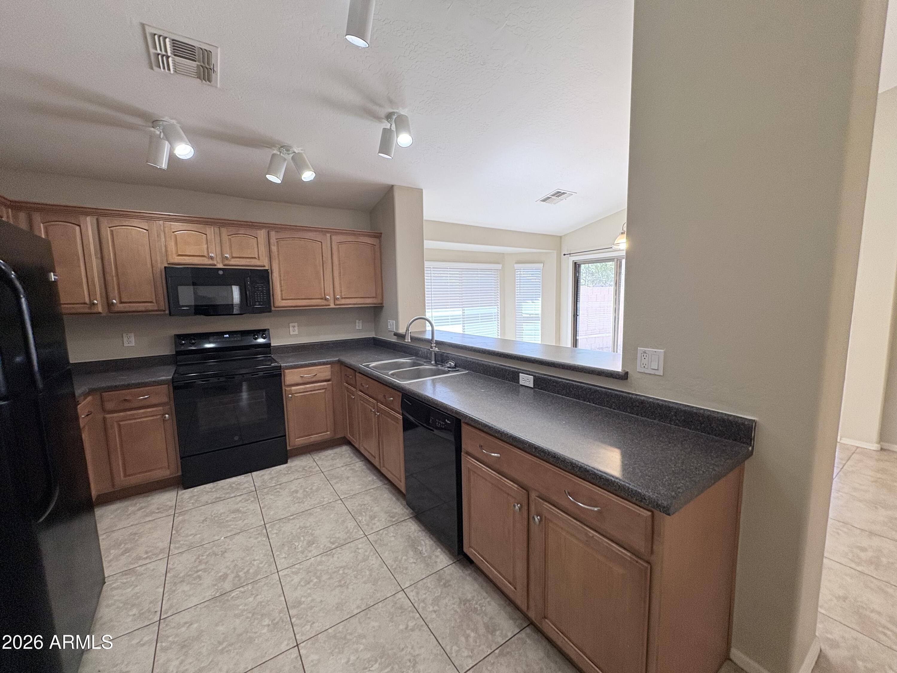 45055 Portabello Road Maricopa, AZ 85139 - Photo 3 of 6 3