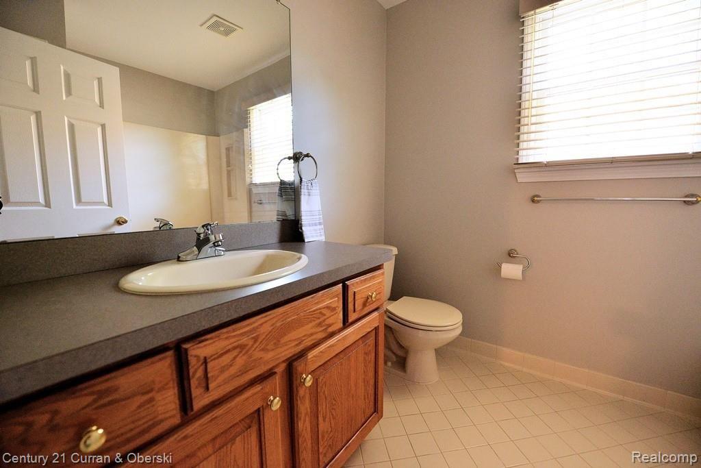 4624 Rochester Road, Unit 2 Royal Oak, MI 48073 - Photo 23 of 30