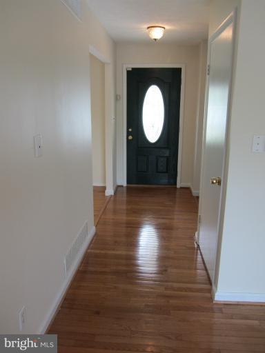 1521 National Road Rosedale, MD 21237 - Photo 7 of 30 Foyer/Entry