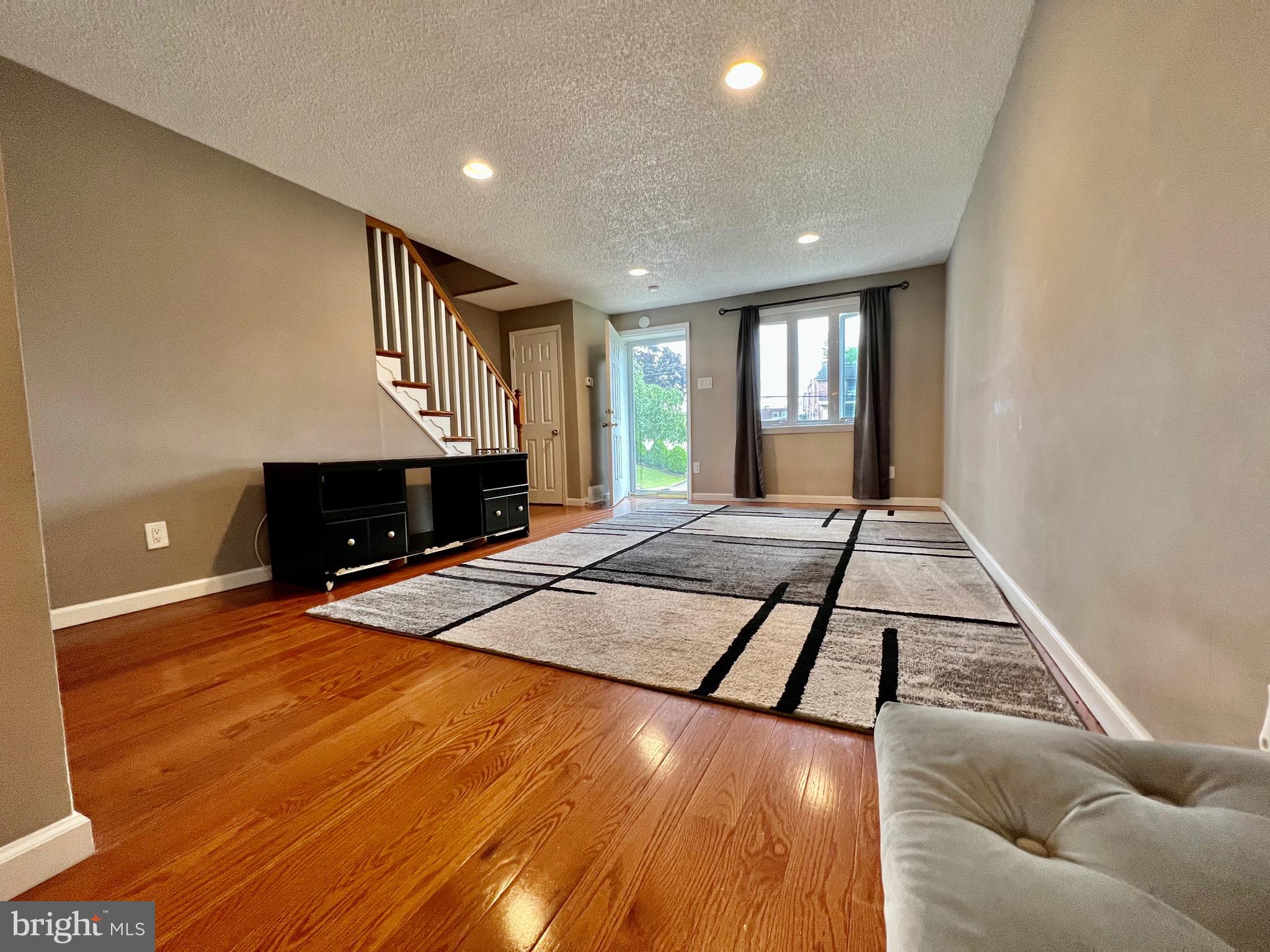 937 Grant Road Folcroft, PA 19032 - Photo 4 of 19