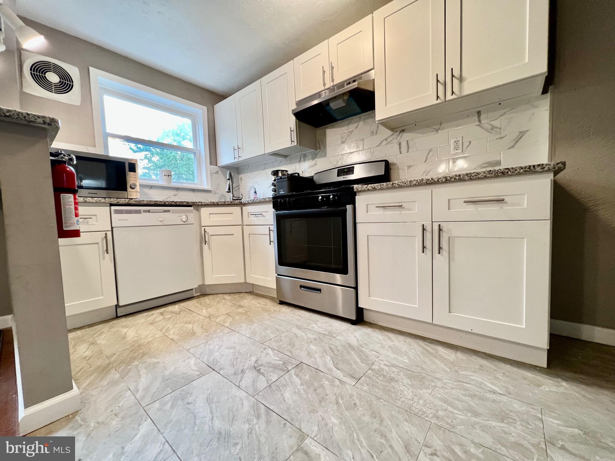 937 Grant Road Folcroft, PA 19032 - Photo 7 of 19