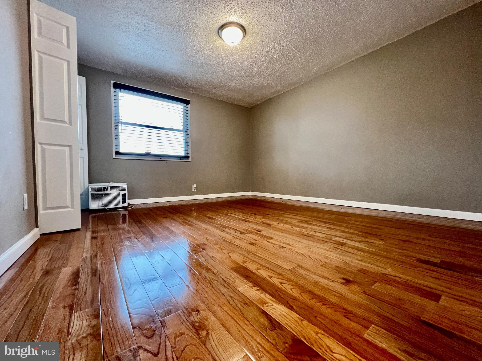 937 Grant Road Folcroft, PA 19032 - Photo 10 of 19