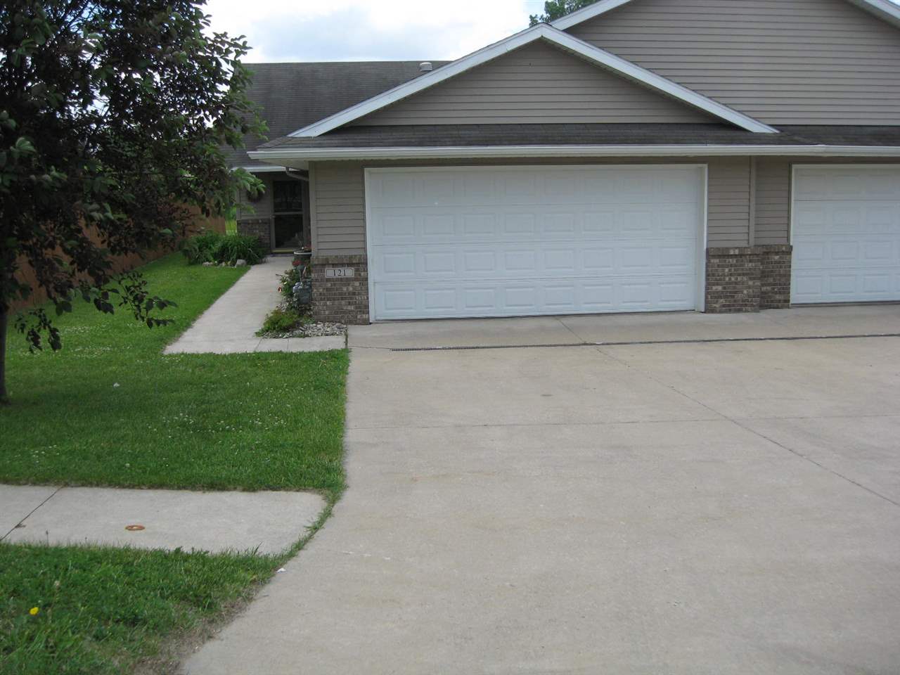 121 Fox Lake Road Angola, IN 46703 - Photo 3 of 13 Gallery Image 3