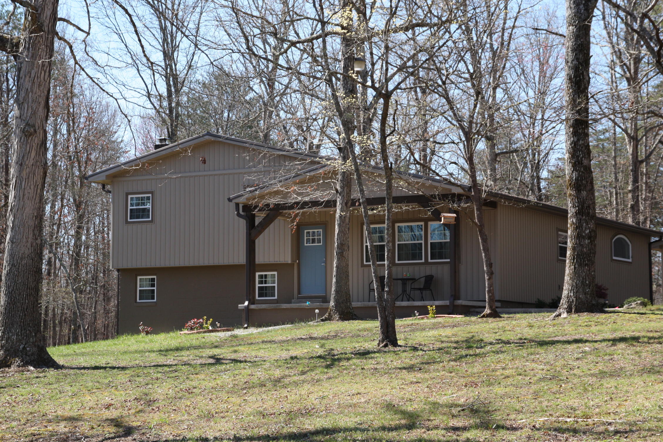 405 Milo Webb Road Crossville, TN 38572 - Photo 1 of 39 Front