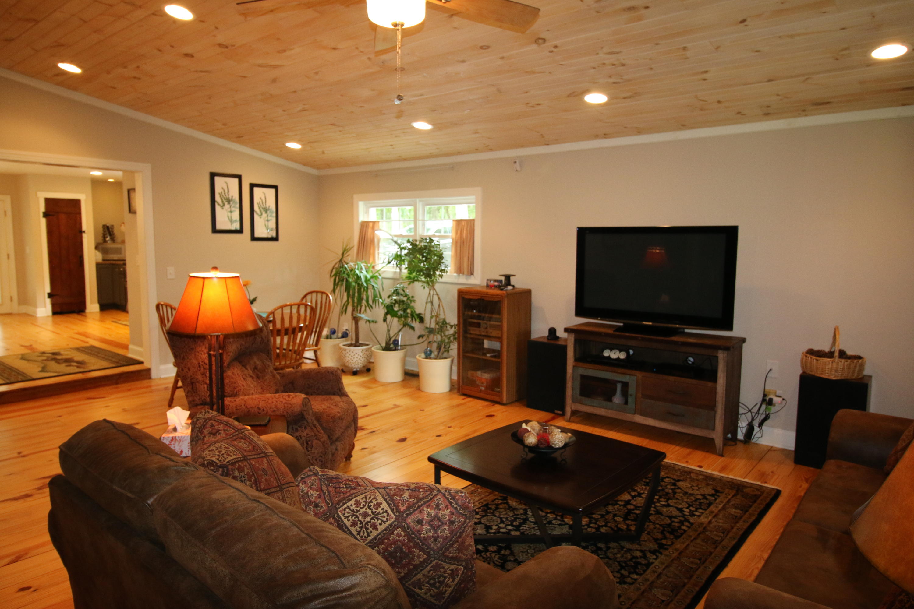 405 Milo Webb Road Crossville, TN 38572 - Photo 7 of 39 Living Room