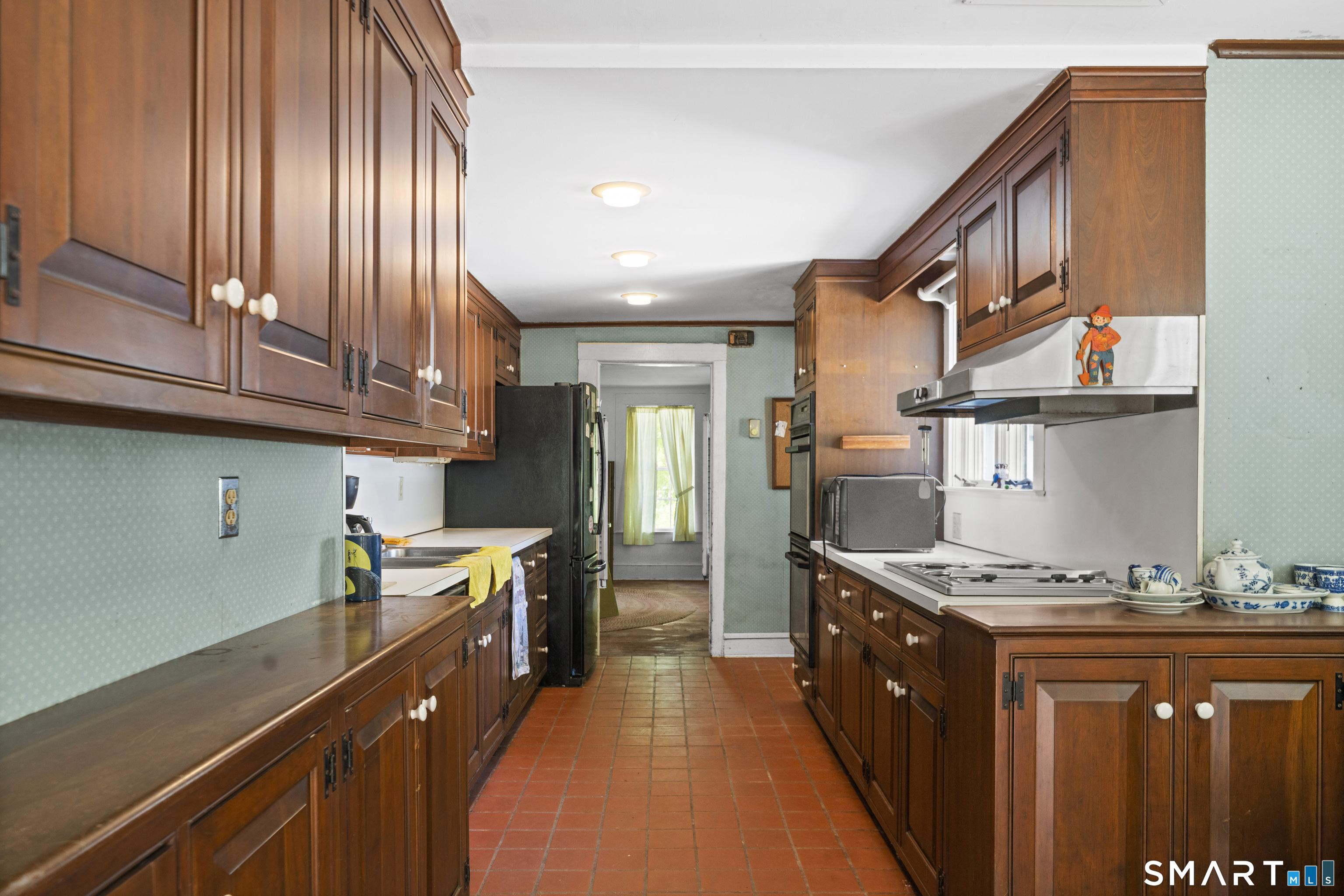 128 Terry's Plain Road Simsbury, CT 06070 - Photo 13 of 40