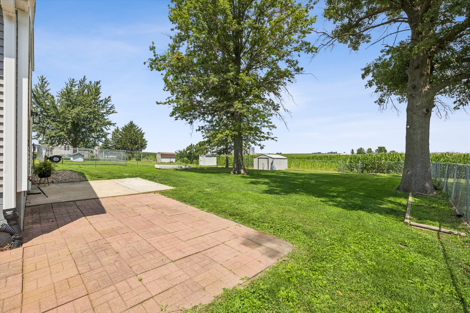 614 Dewitt Street Grand Mound, IA 52751 - Photo 6 of 31