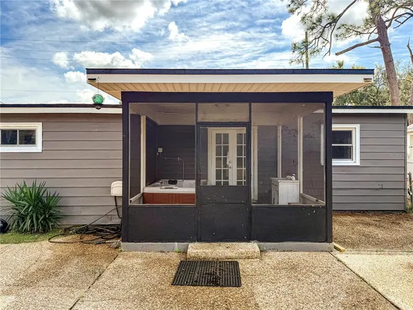 $2,000 | 1303 East Muriel Street, Orlando, FL 32806