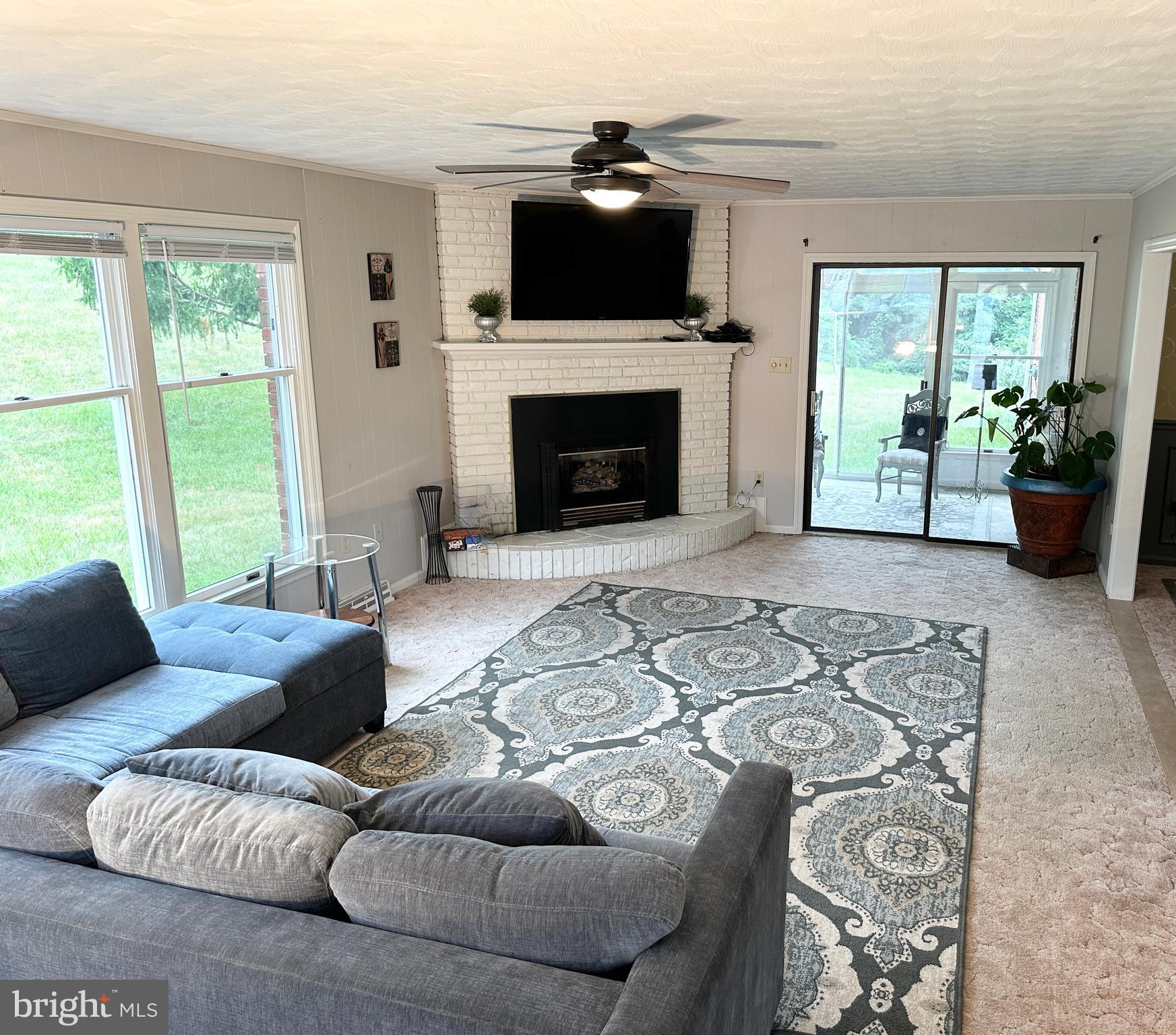 60 Head Waters Road Chester Gap, VA 22623 - Photo 6 of 32