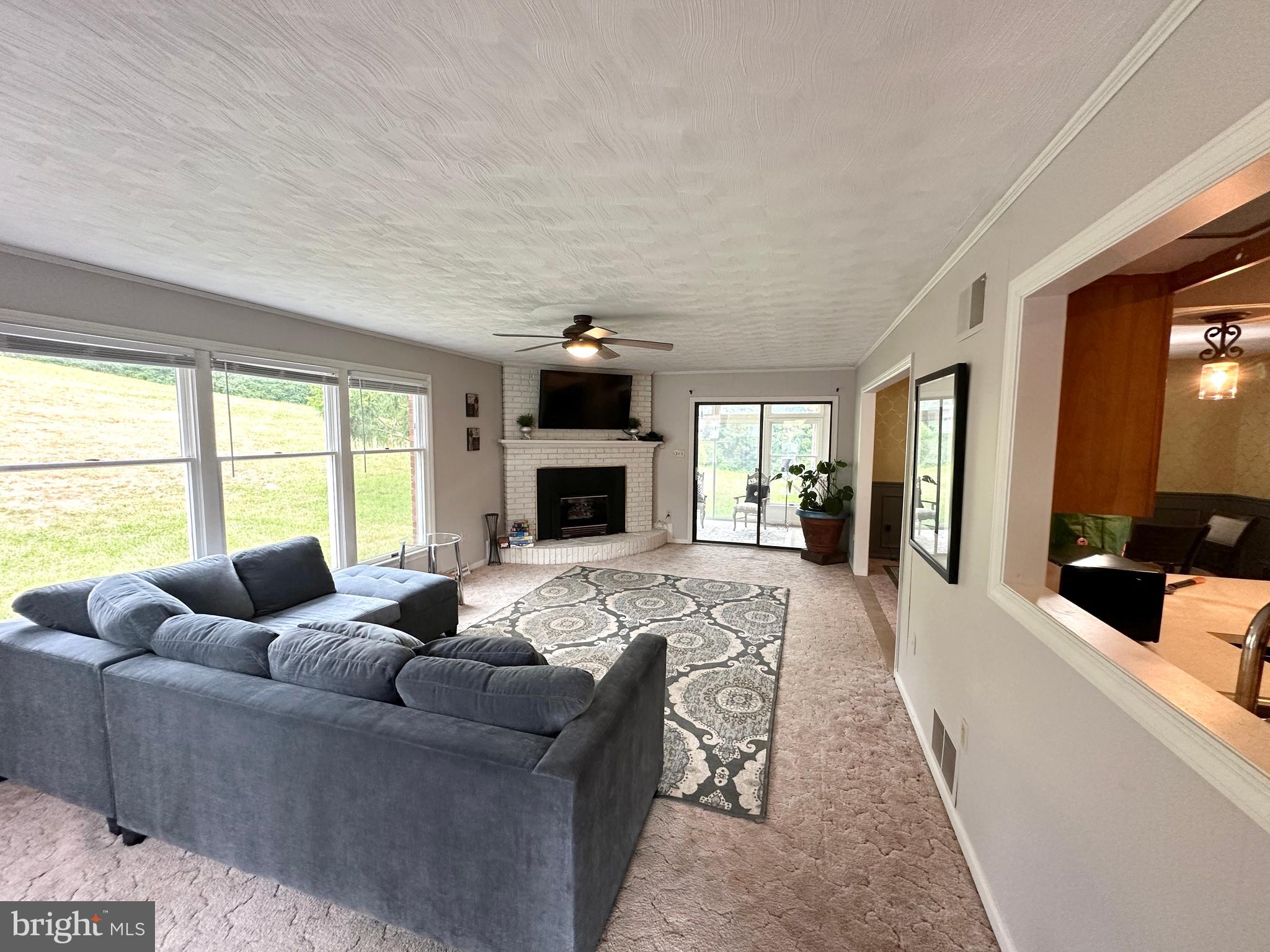 60 Head Waters Road Chester Gap, VA 22623 - Photo 7 of 32