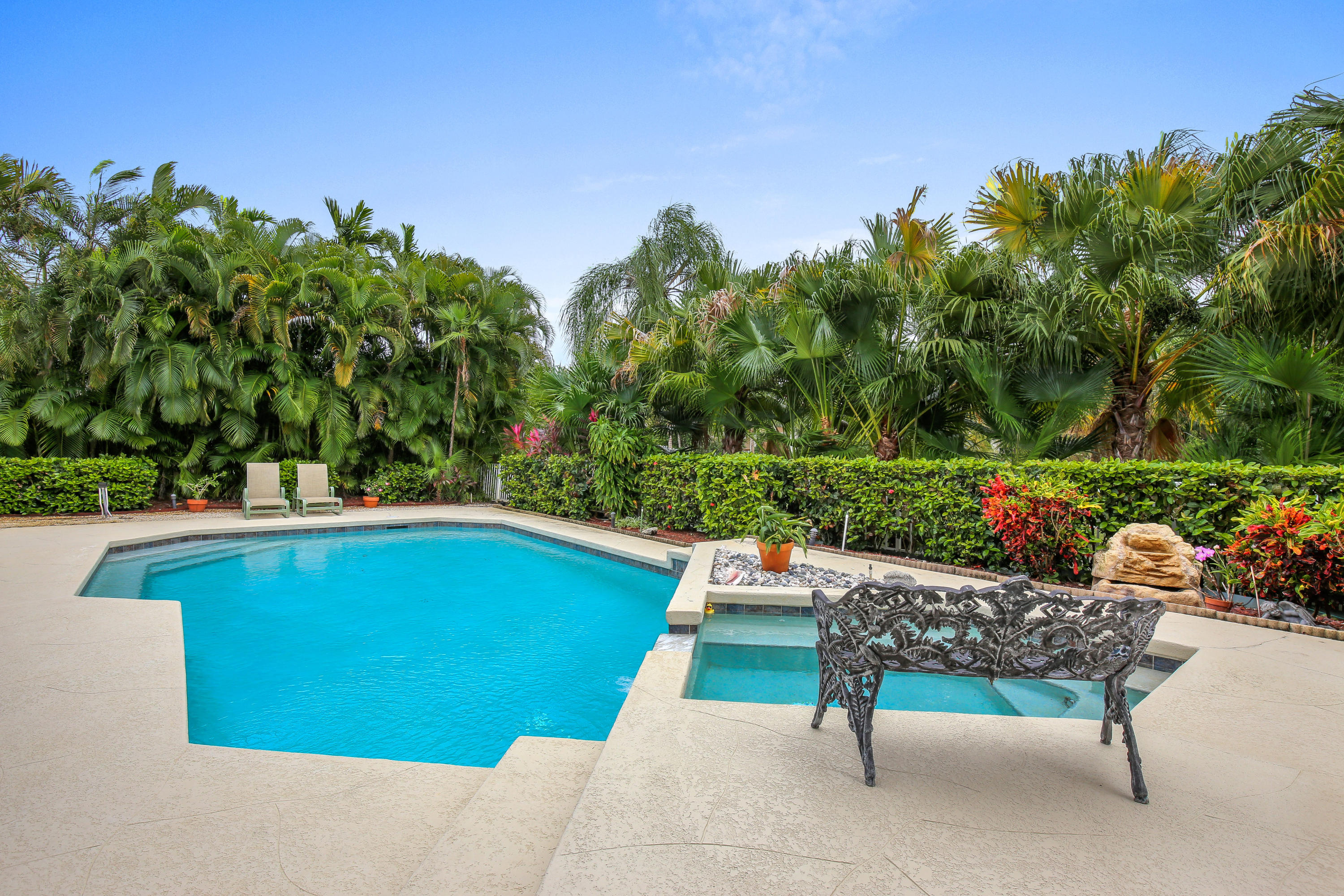 800 Northeast 77th Street Boca Raton, FL 33487 - Photo 18 of 24 Exterior back, pool