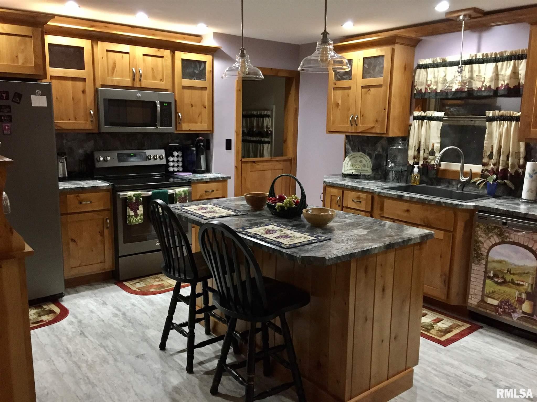 11 Karl Lane Springfield, IL 62702 - Photo 5 of 36