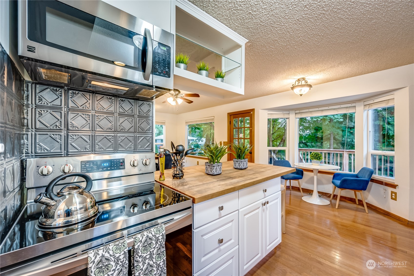 12829 Northeast 185th Court Bothell, WA 98011 - Photo 8 of 40 Gallery Image 8