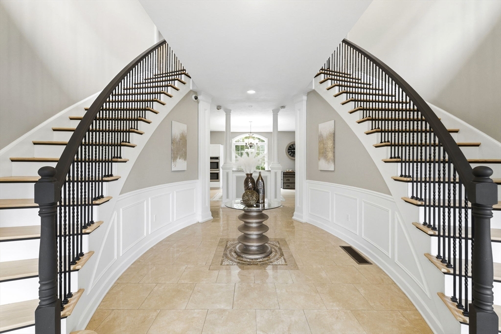 2 Bridle Path Lynnfield, MA 01940 - Photo 4 of 41
