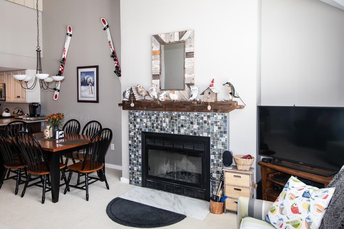 91 White Loop, Unit G 302 Ludlow, VT 05149 - Photo 3 of 25 Gallery Image 3