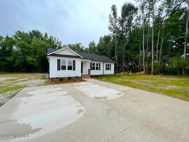 676 Bear Road Benson, NC 27504 - Photo 3 of 31 3