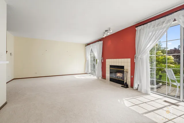 $339,900 | 751 West Happfield Drive, Arlington Heights, IL 60004