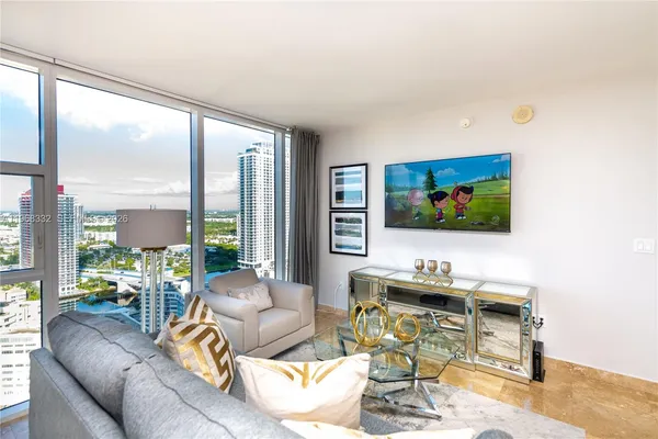 a view of an outdoor space