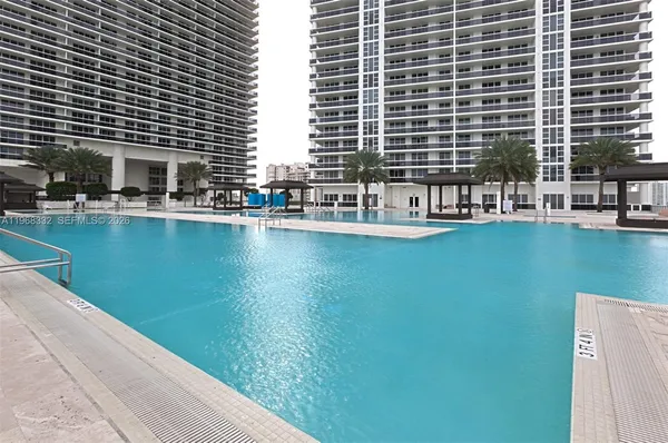 $4,000 | 1830 South Ocean Drive, Unit 2907, Hallandale Beach, FL 33009