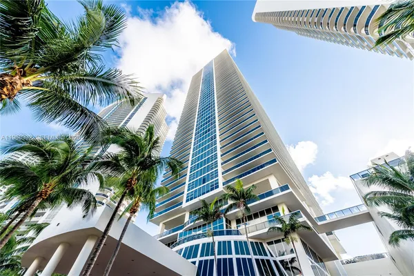 $4,000 | 1830 South Ocean Drive, Unit 2907, Hallandale Beach, FL 33009