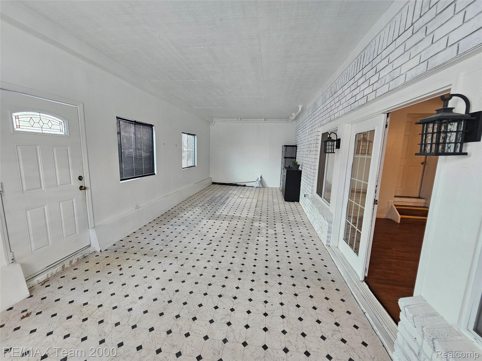 2780 Denton Road Canton, MI 48188 - Photo 16 of 33 FLEX ROOM / SUMMER ROOM