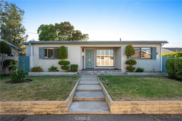 $1,100,000 | 914 North Sacramento Street, Orange, CA 92867