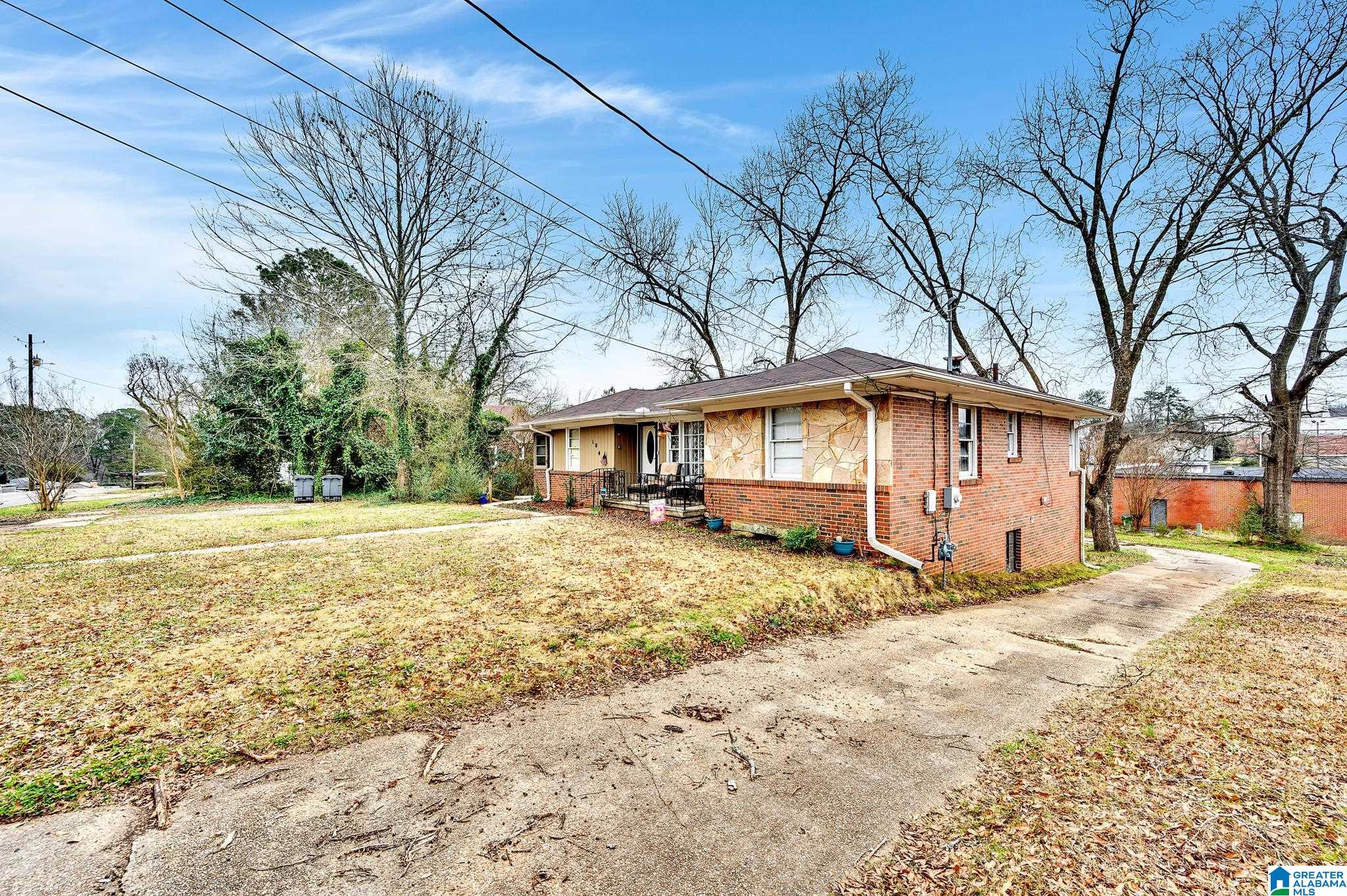104 Kenilworth Road Bessemer, AL 35023 - Photo 2 of 23