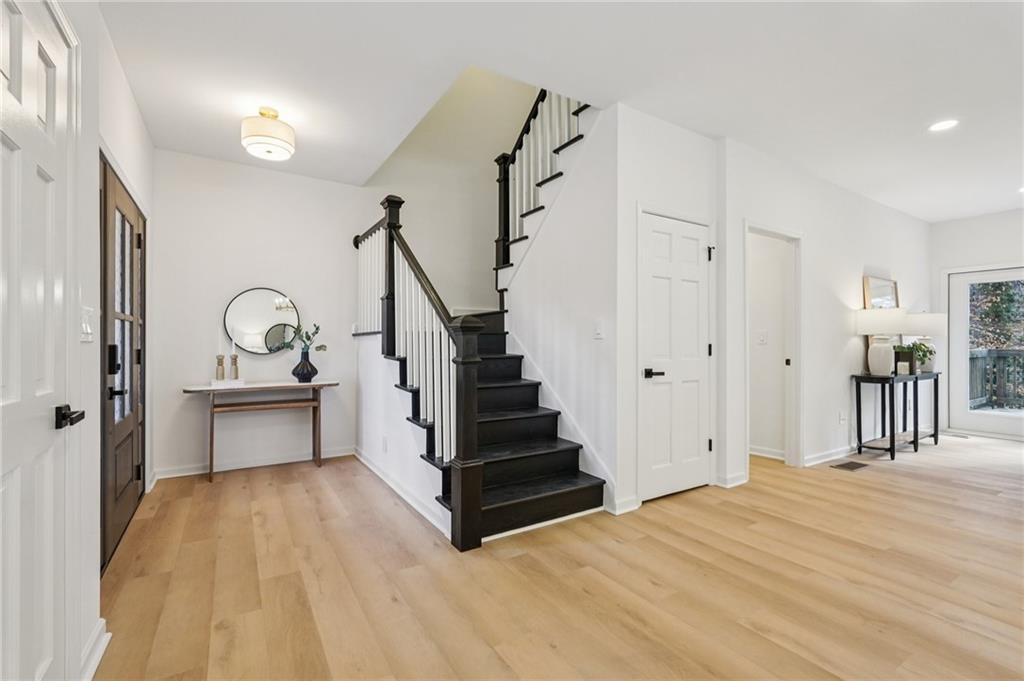 110 Vistacrest Way Roswell, GA 30075 - Photo 2 of 38