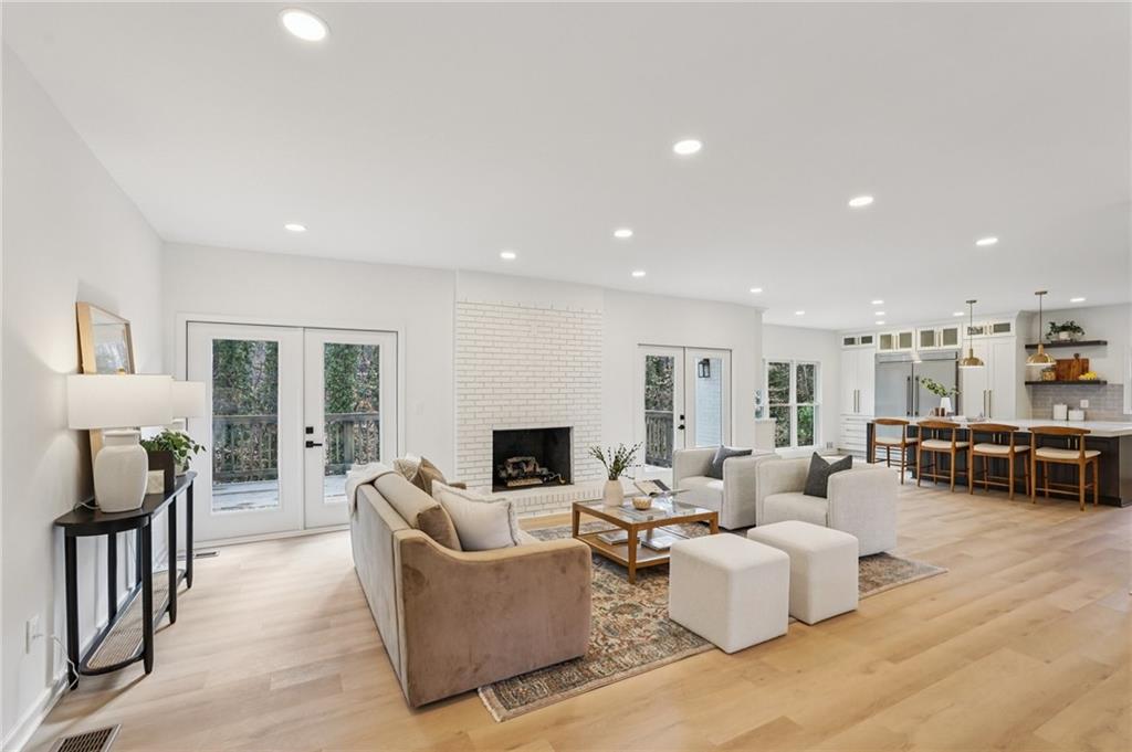 110 Vistacrest Way Roswell, GA 30075 - Photo 3 of 38