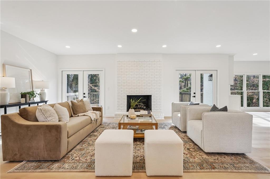 110 Vistacrest Way Roswell, GA 30075 - Photo 4 of 38