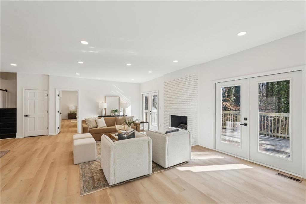 110 Vistacrest Way Roswell, GA 30075 - Photo 6 of 38