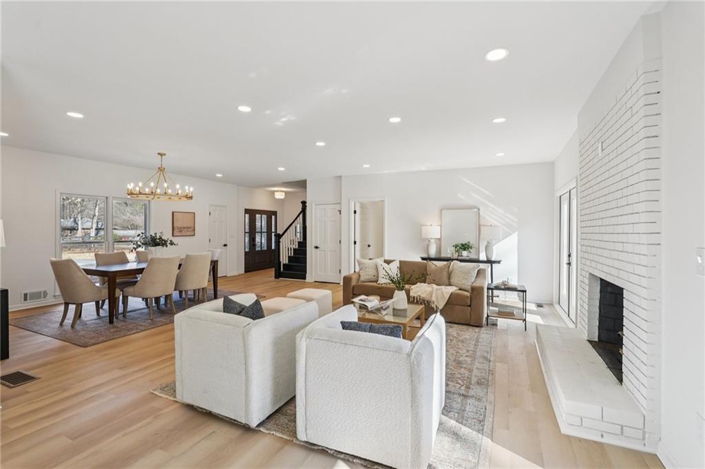 110 Vistacrest Way Roswell, GA 30075 - Photo 7 of 38