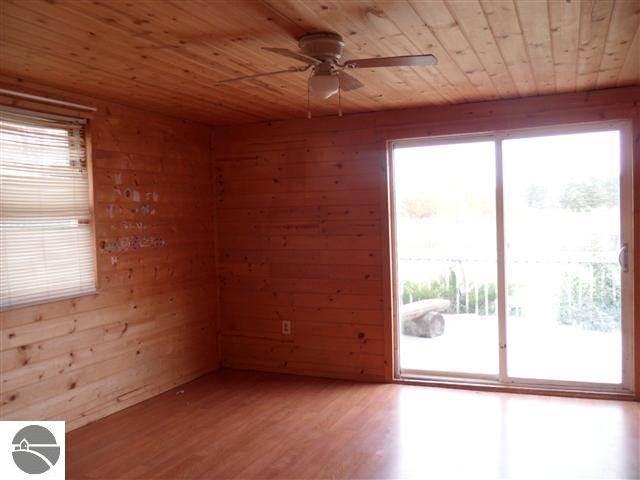 1522 County Line Road East Kingsley, MI 49649 - Photo 10 of 19 1740144-9.JPG
