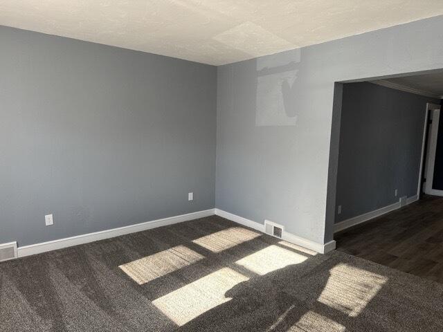 644 West 6th Avenue Oshkosh, WI 54902 - Photo 11 of 27 living room