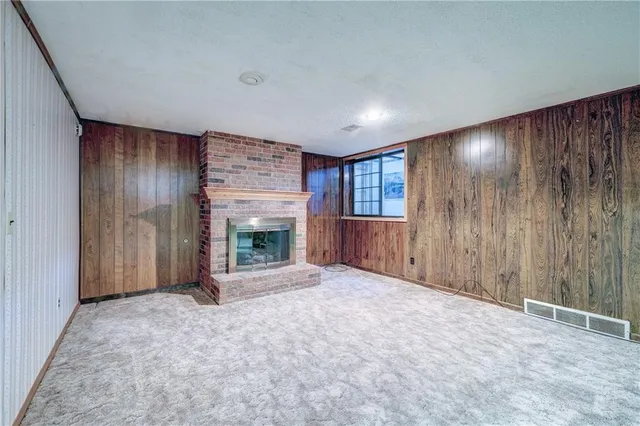 $325,000 | 48 Holly Drive, Olathe, KS 66062