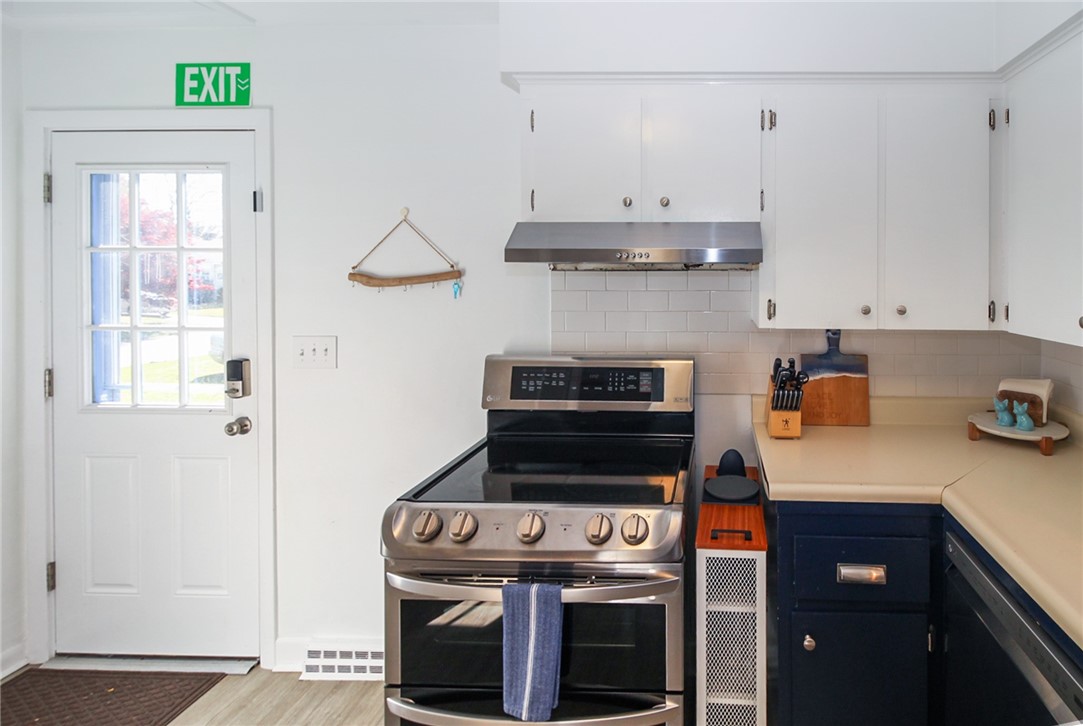 17 Wood Road Middletown, RI 02842 - Photo 14 of 29