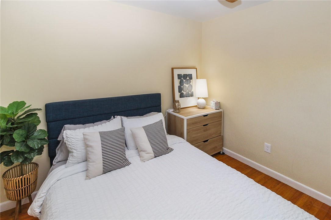 17 Wood Road Middletown, RI 02842 - Photo 21 of 29 2nd Bedroon