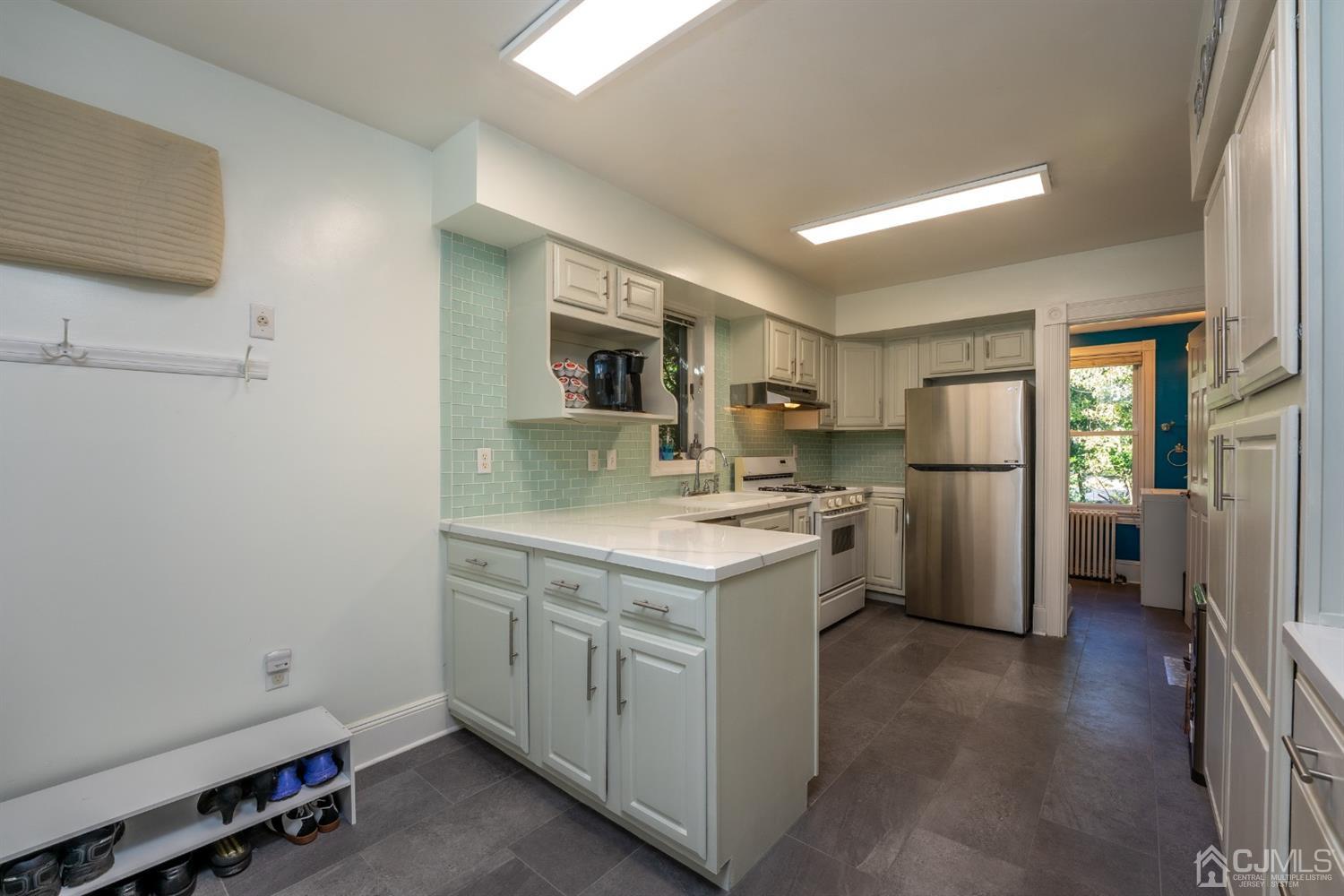 663 Georges Road Monmouth Junction, NJ 08852 - Photo 11 of 30 Gallery Image 11