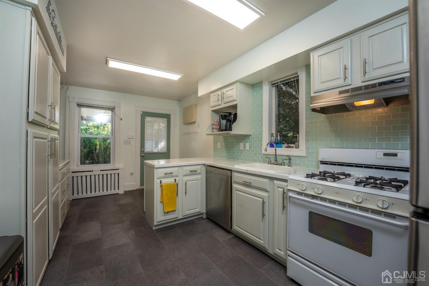 663 Georges Road Monmouth Junction, NJ 08852 - Photo 12 of 30 Gallery Image 12
