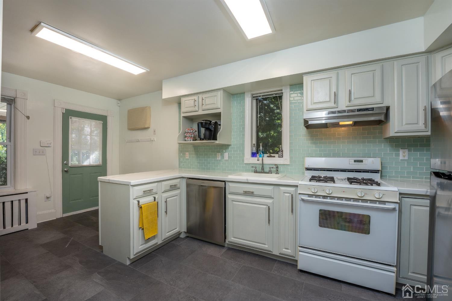 663 Georges Road Monmouth Junction, NJ 08852 - Photo 10 of 30 Gallery Image 10
