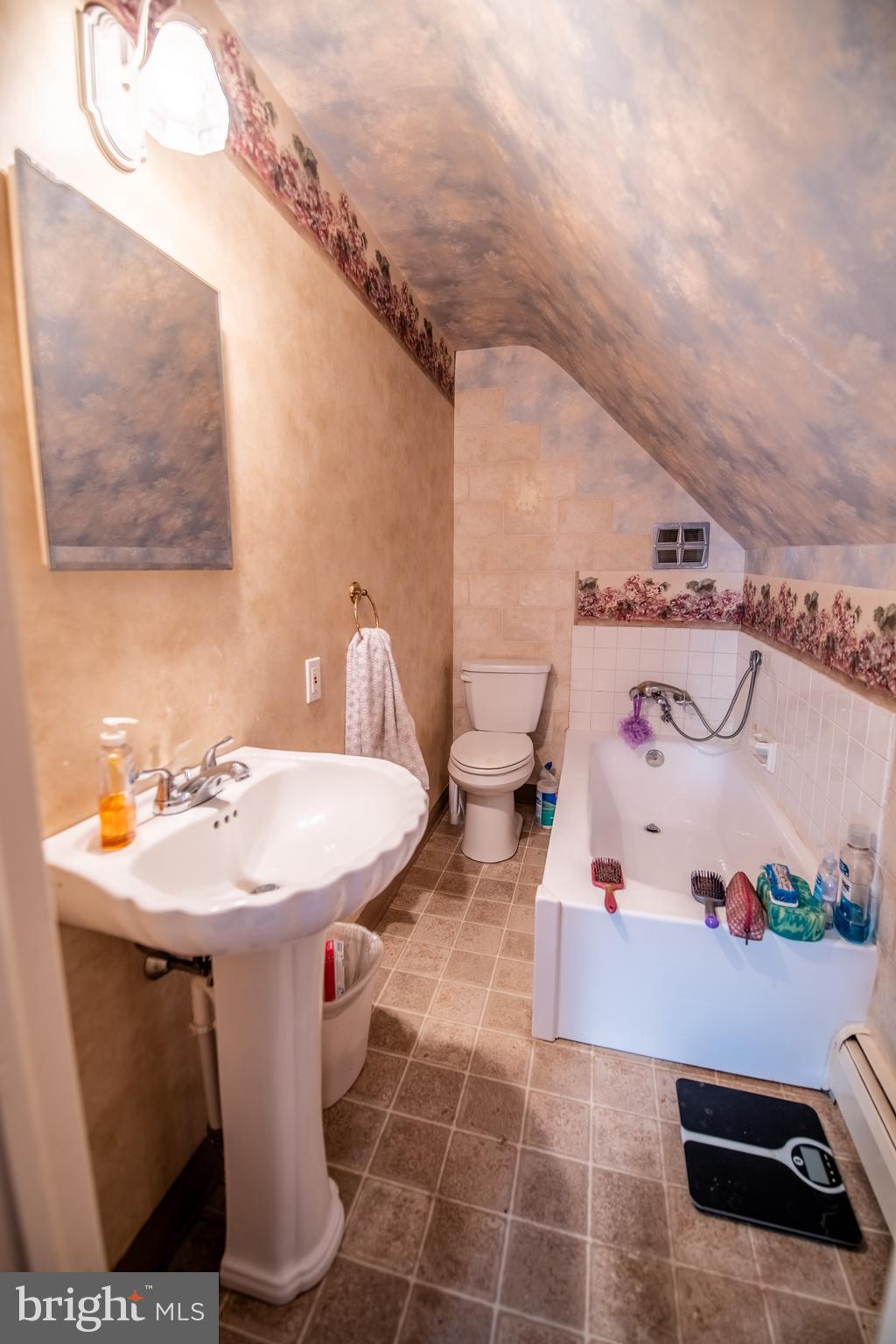 803 Grove Place Havertown, PA 19083 - Photo 23 of 27 Upper Level Bath