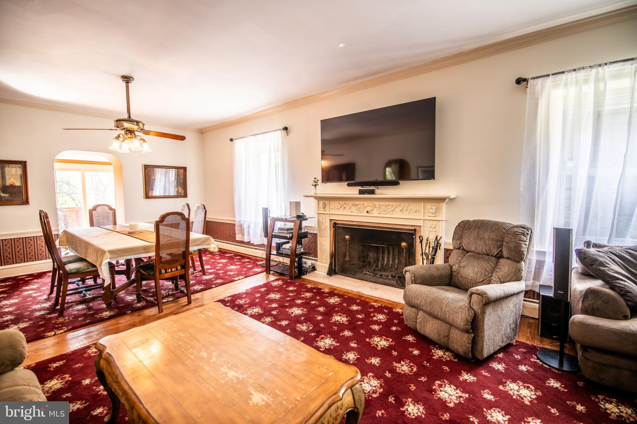 803 Grove Place Havertown, PA 19083 - Photo 5 of 27 Living Room