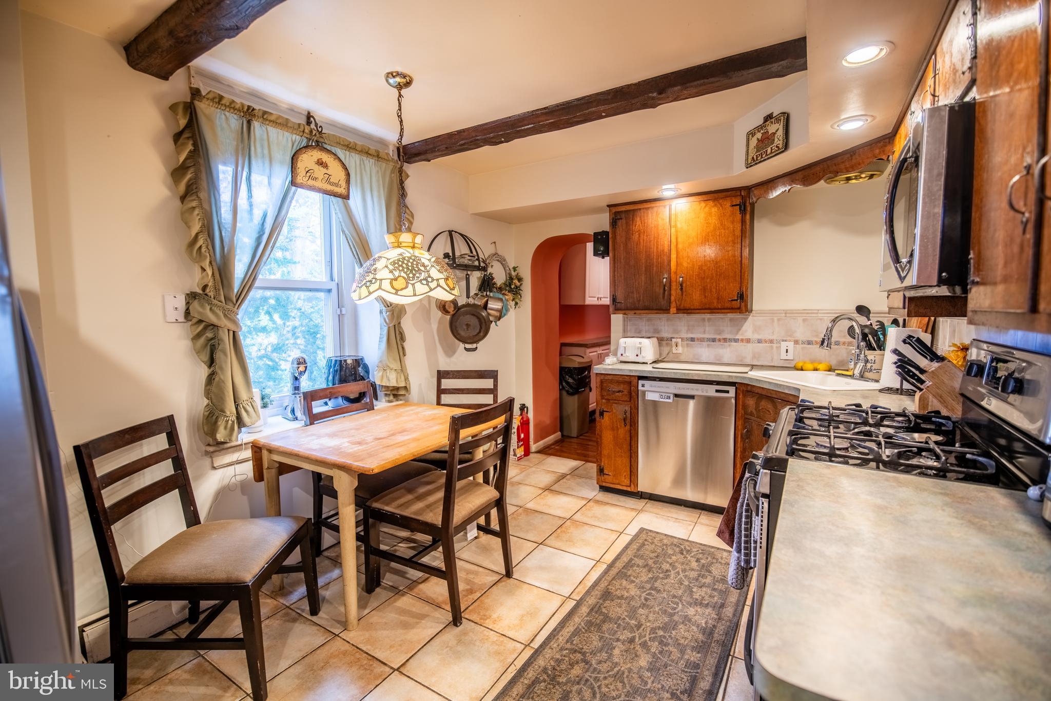 803 Grove Place Havertown, PA 19083 - Photo 10 of 27 Eat-in Kitchen