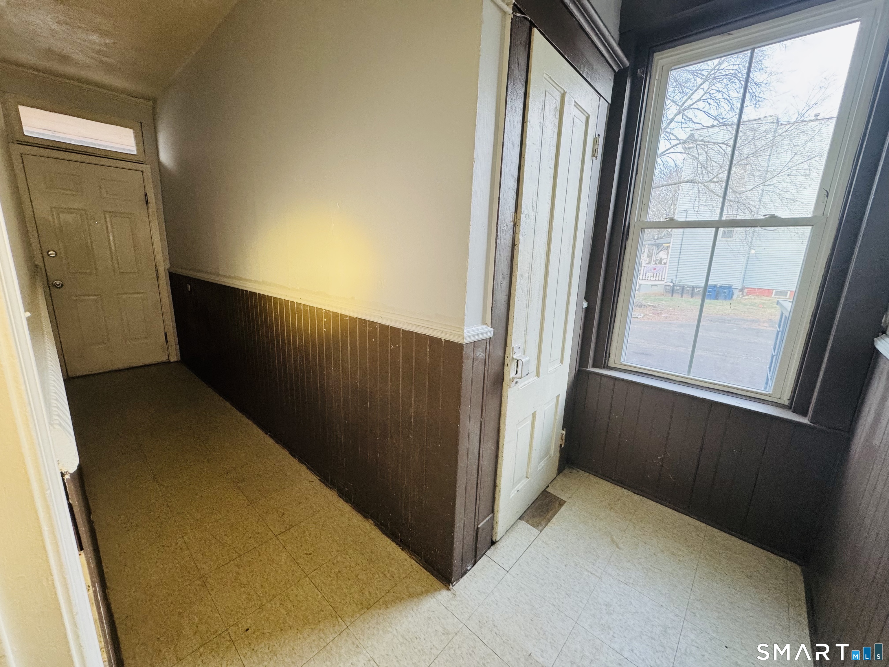 29 White Street, Unit 1 New Haven, CT 06519 - Photo 11 of 11 a view of balcony and window