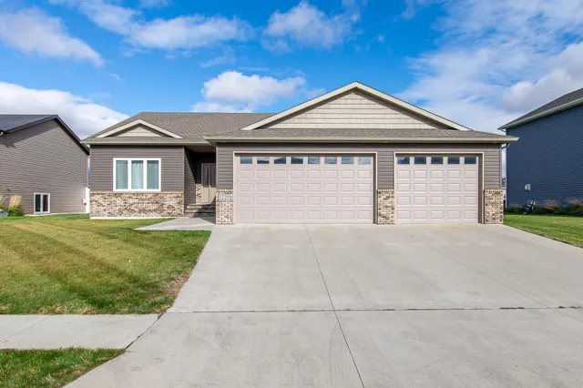 $519,900 | 1220 Legion Lane West, West Fargo, ND 58078
