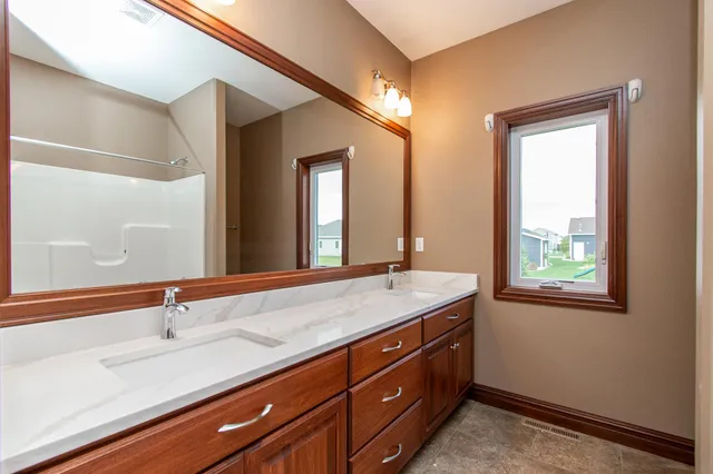 $519,900 | 1220 Legion Lane West, West Fargo, ND 58078